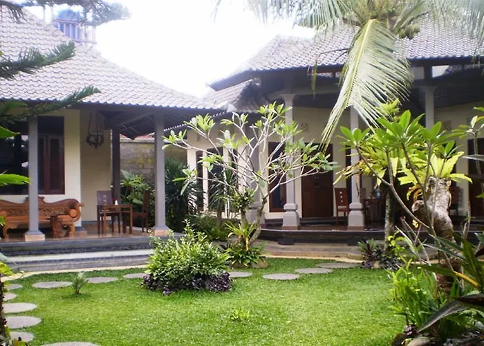 ゲストハウス Loka Sari And